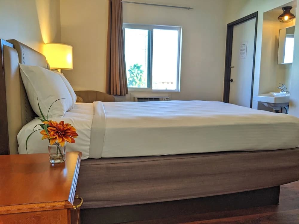 Anchor Pointe Inn - photo 5