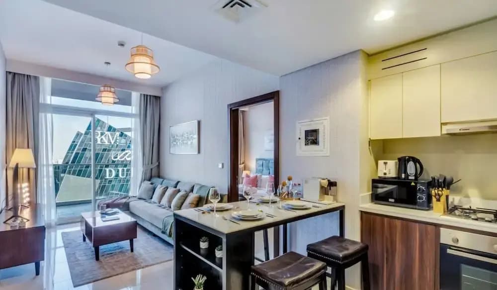 Waterfront 2BR w Canal View Near Burj Khalifa - photo 4