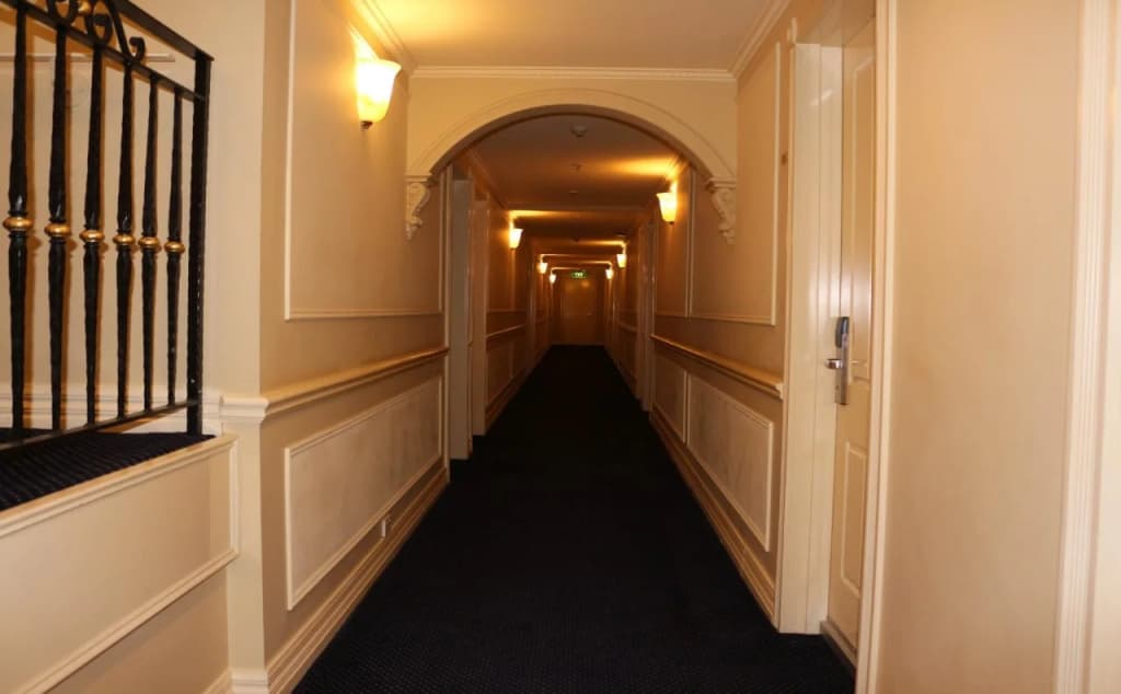 Canterbury International Hotel - photo 11