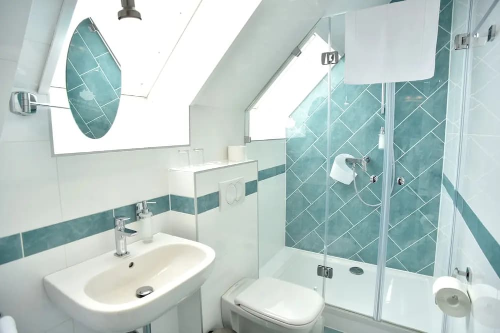 Hillside Premium Apartments - photo 8