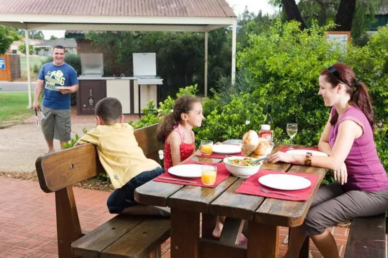 Sydney Gateway Holiday Park - photo 9