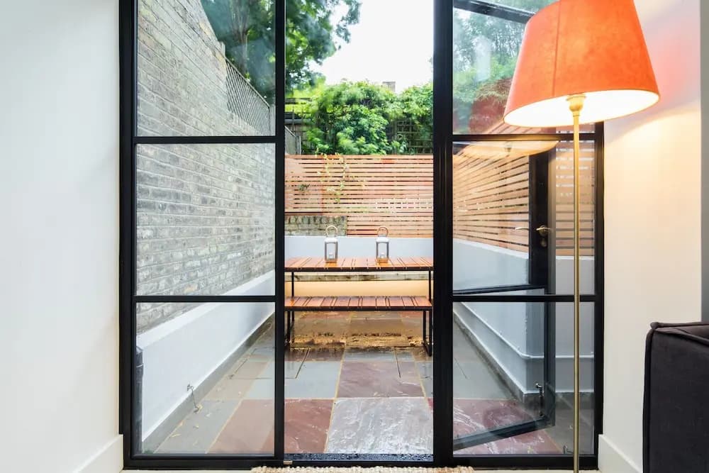 Quiet Classical/modern Designer Garden Flat - photo 7