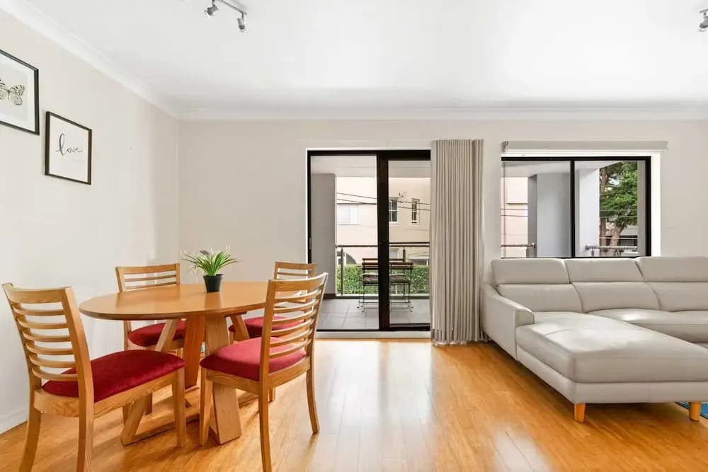 Lovely 2-bed With Balcony - photo 10