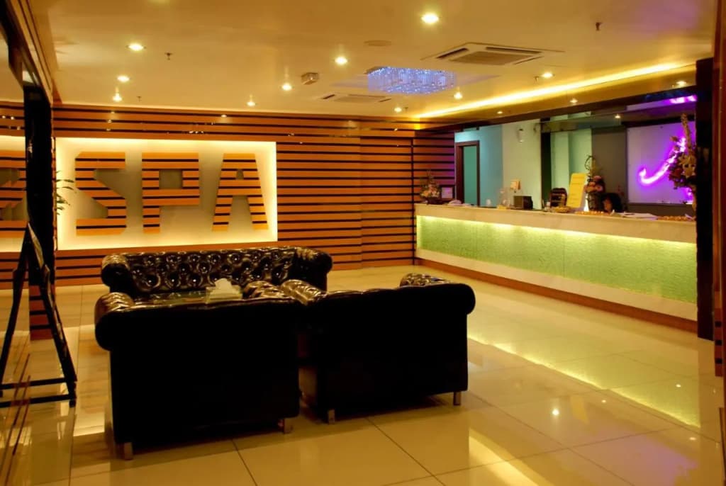 Berjaya Waterfront Hotel - photo 45