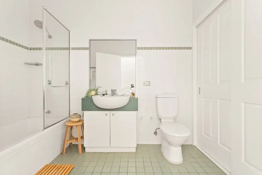 Spacious 2-bed Townhouse With a Lush Courtyard - photo 11