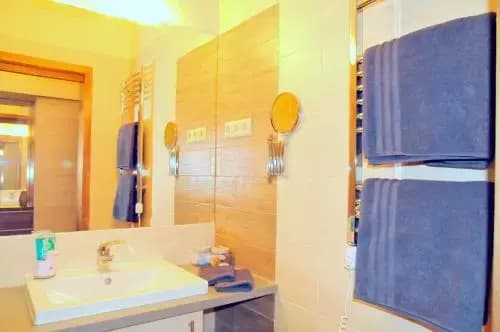Frank & Fang Apartments - photo 8