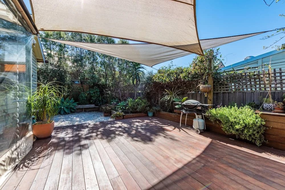 Gorgeous family retreat next to the CBD - photo 14