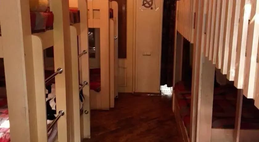 Sterling Hostel - photo 8