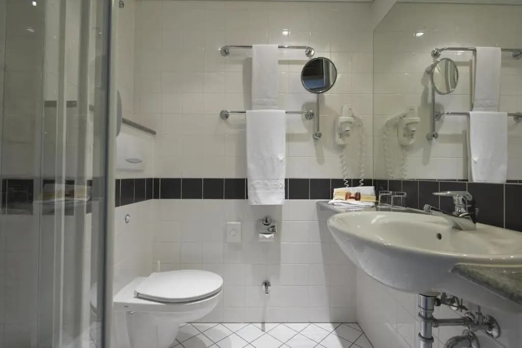IntercityHotel Berlin Ostbahnhof - photo 9