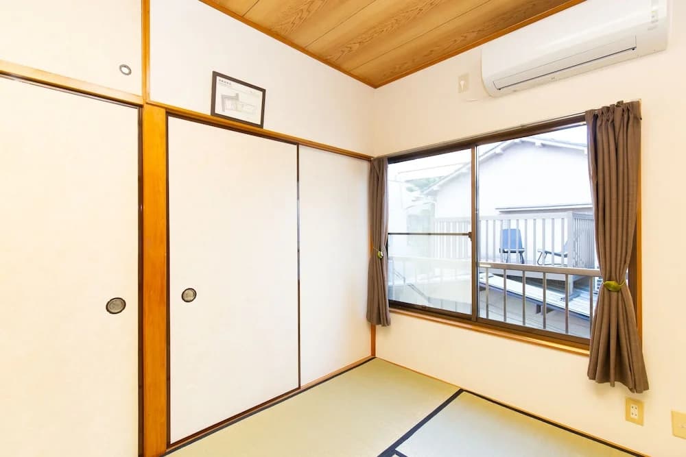 Kagurazaka Retro Bar & Hotel - photo 6