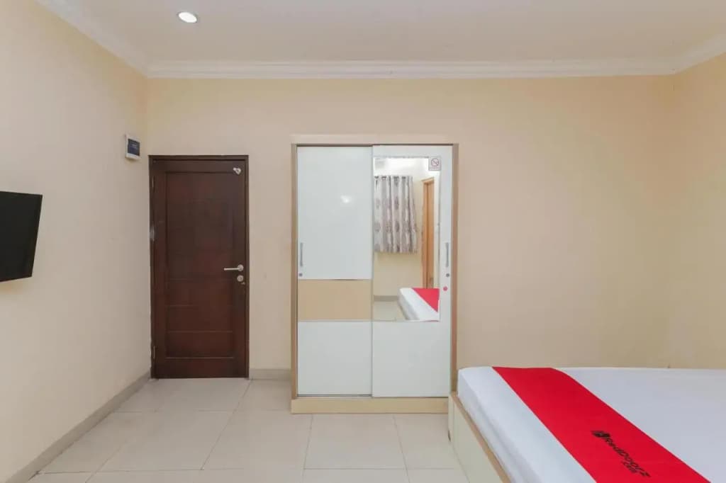 Wisma Basco Syariah by OYO Rooms - photo 31