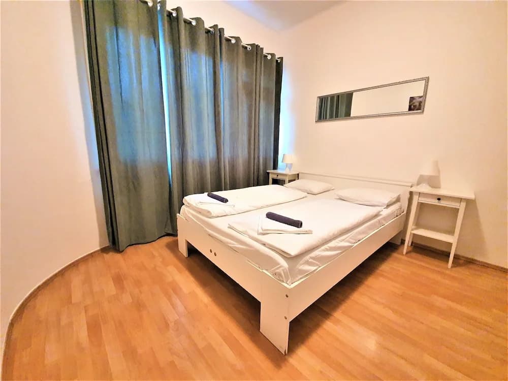 Epstein Apartments - photo 2