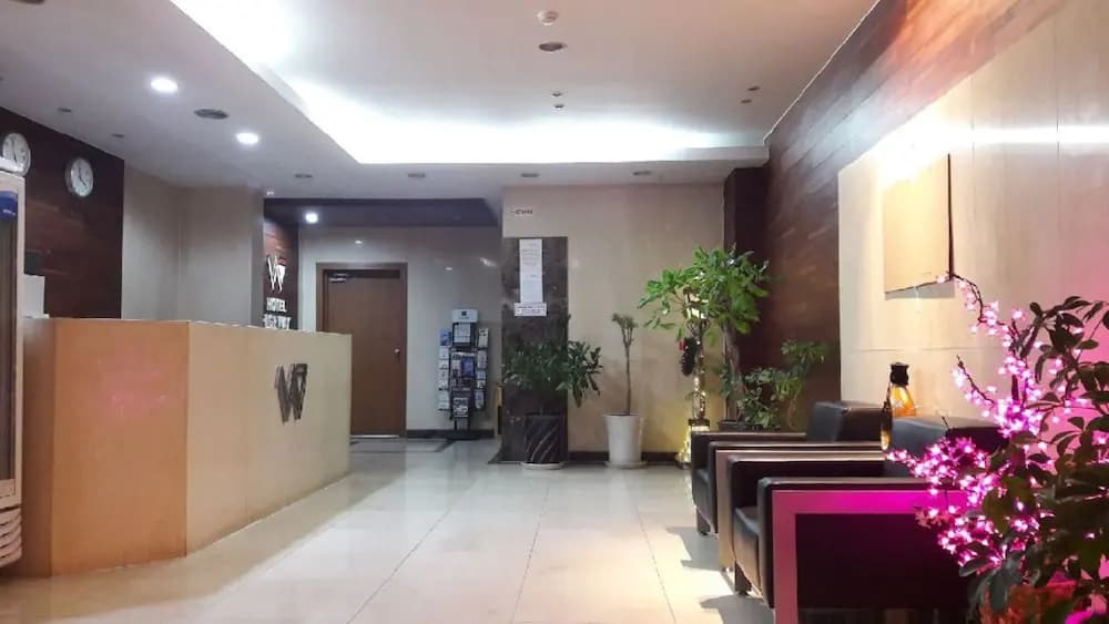 Highway Hotel - photo 11