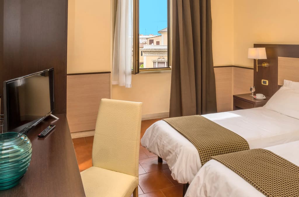 SHG Hotel Portamaggiore - photo 7