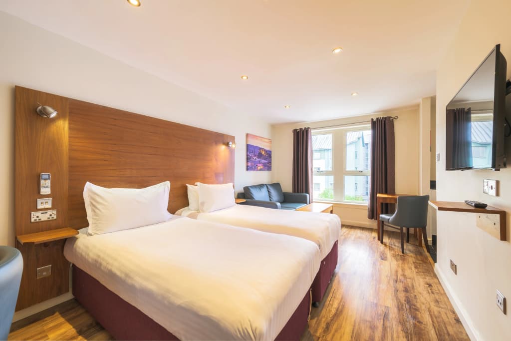 Holyrood Aparthotel - photo 3