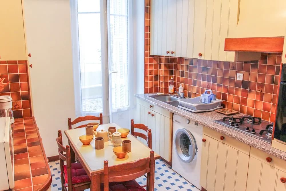 Large Apt 20M Terrace FREE PARKING BEACH - photo 12