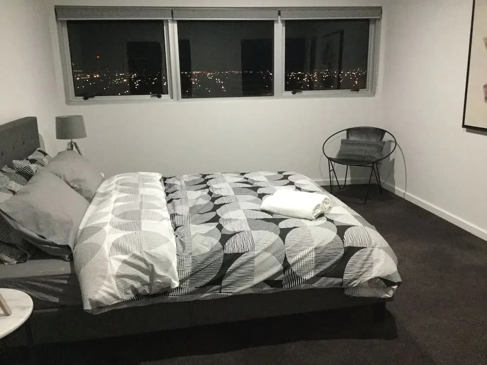 Sub Penthouse On Barkly Street - photo 2