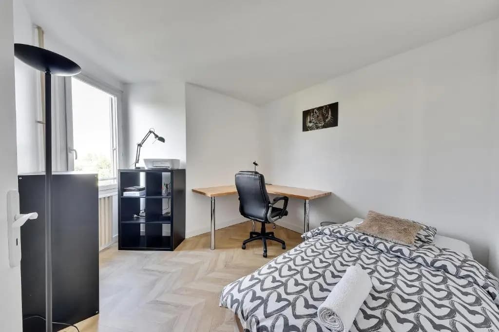 Chic apart with parking and balcony - photo 2