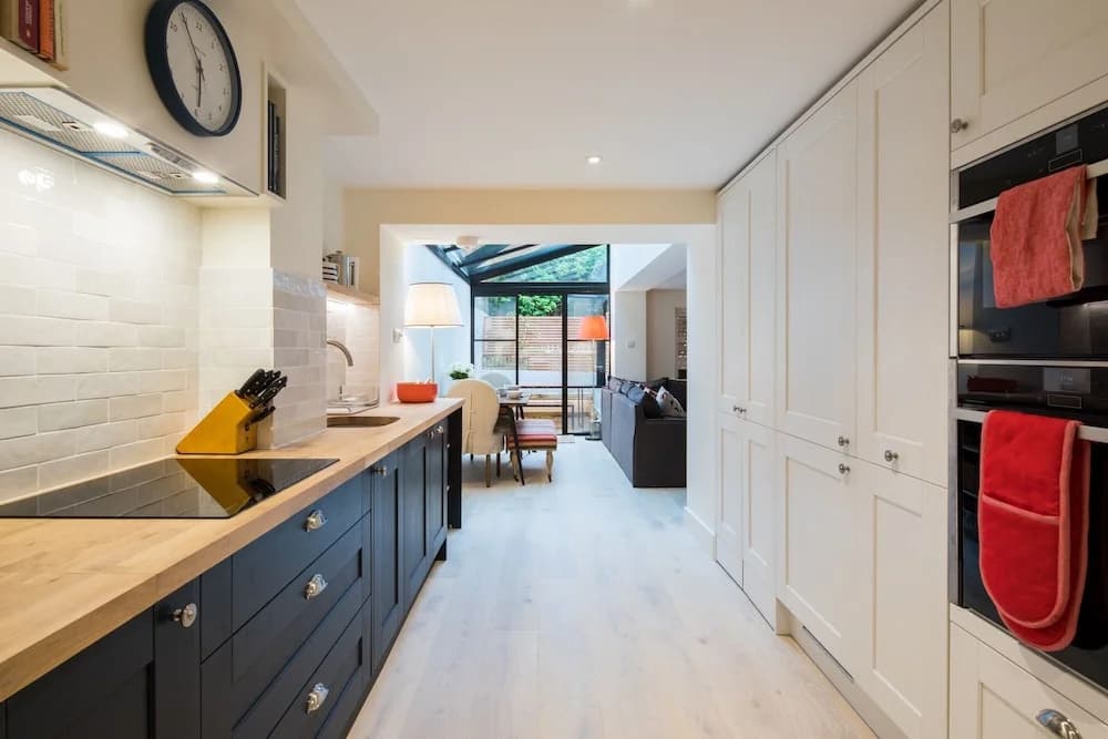 Quiet Classical/modern Designer Garden Flat - photo 19