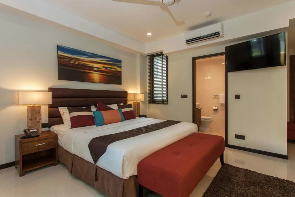 The Somerset Hotel - photo 8