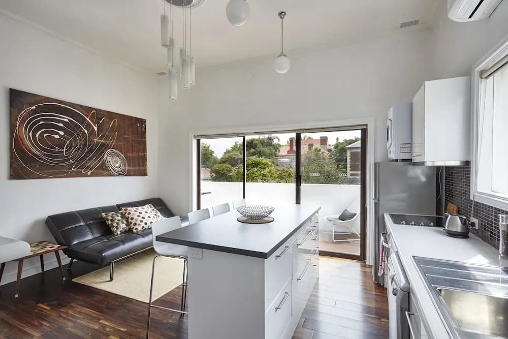 The Anderson, South Melbourne, MSAC 400m, Parking, Balcony - photo 2