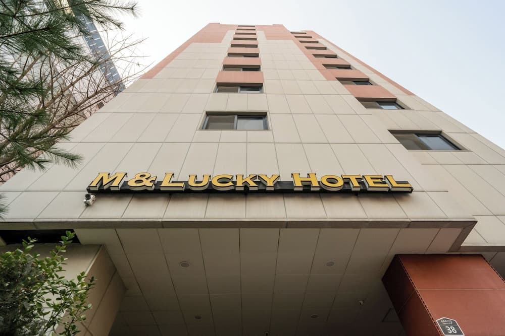 M&Lucky Hotel - photo 1