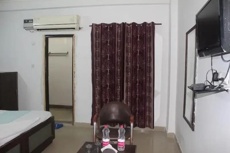 Hotel Shree Continental - photo 12