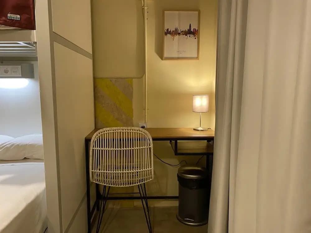The Loft Hostel Barcelona - photo 4