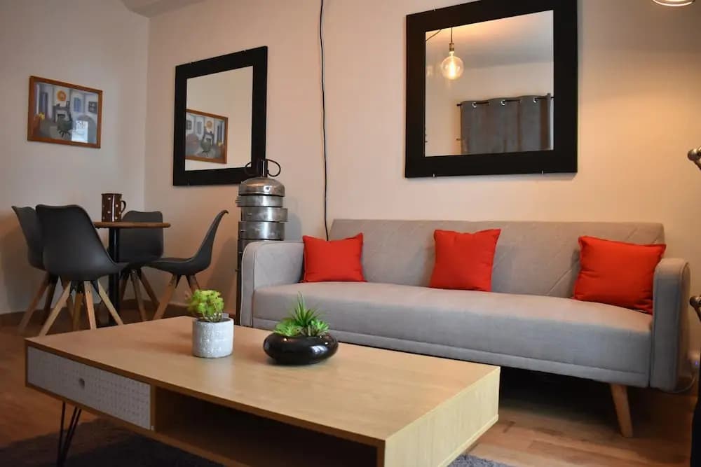 Spacious 1 Bedroom Apartment in Sacré Coeur - photo 3