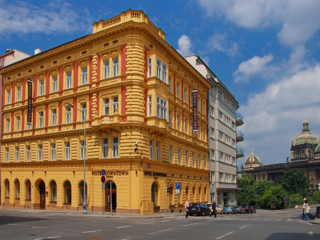 EA Hotel Downtown - main photo