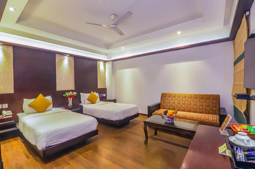 Hotel Godwin Deluxe - photo 6