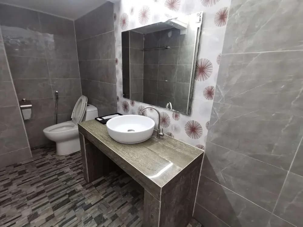 The Ram Hotel - photo 8