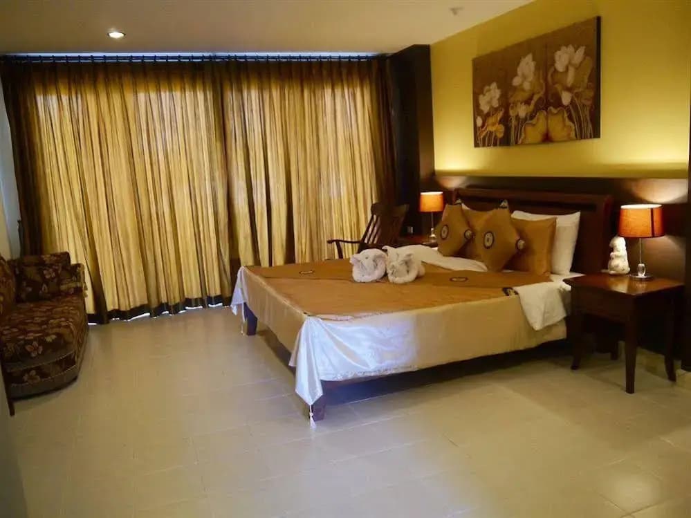 The Retro Siam - photo 5