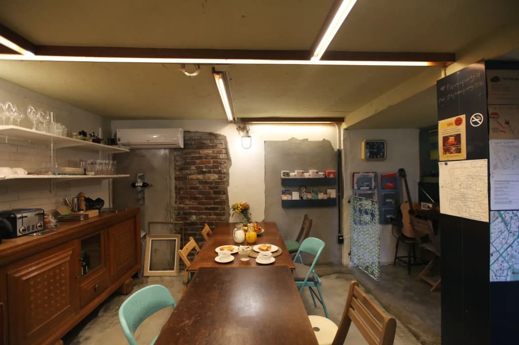 J Guesthouse - photo 20