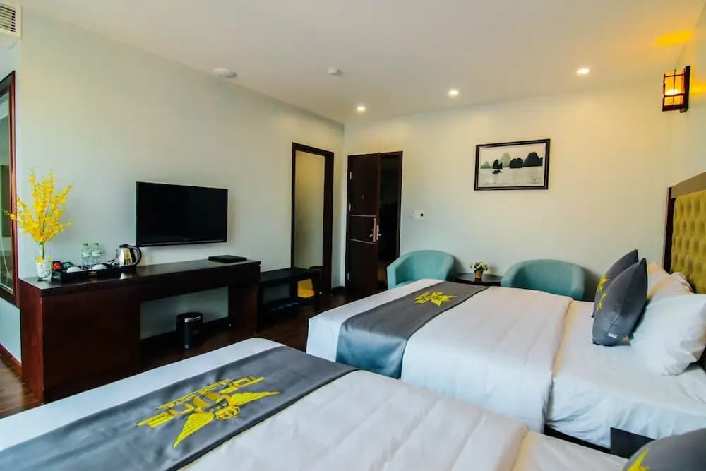 Top One Halong Hotel - photo 6