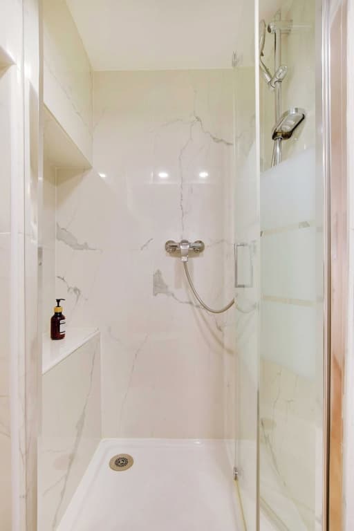 Charming Appt- 4p/1br- in the Heart of the Marais - photo 9