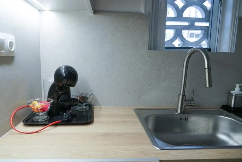 Modern studio apartment very close to city centre - photo 14