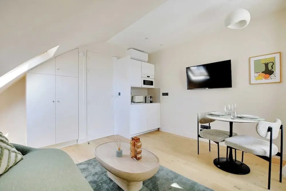 Apt a/c 1br/2p - Saint-lazare/les Champs Elysee - photo 8