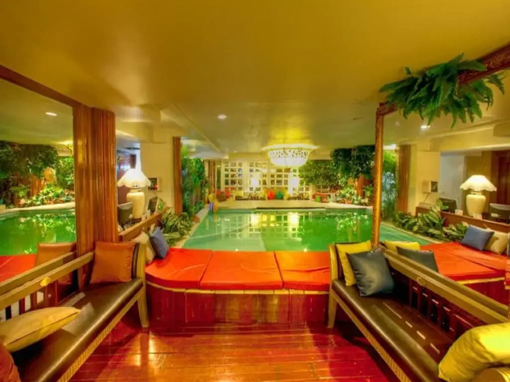 Diamond City Hotel - photo 2