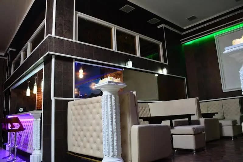 Grand Royal Hotel - photo 2