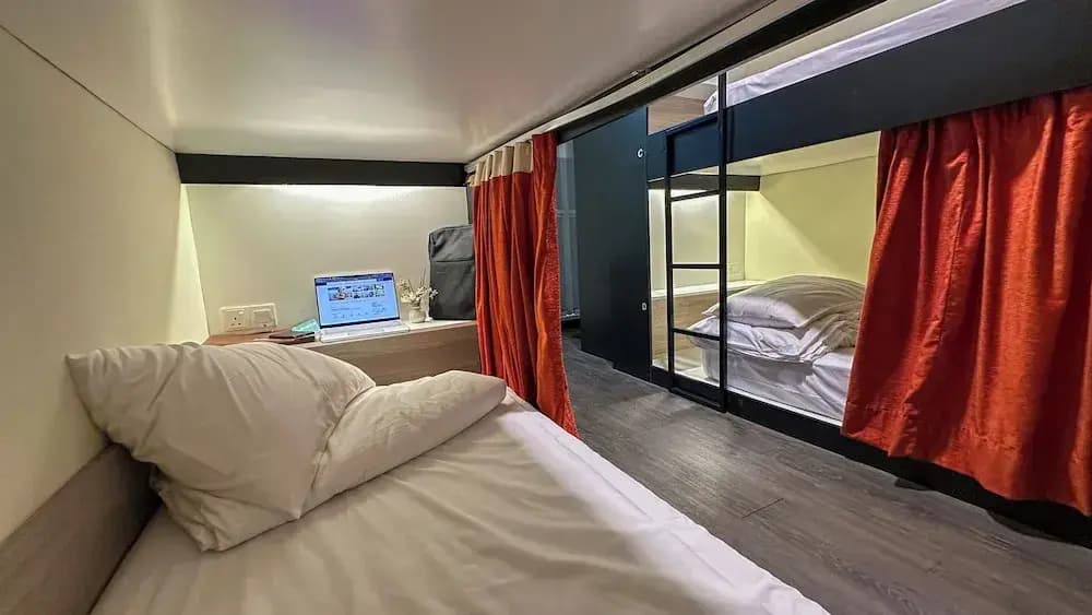 Traveller Ark Hotel & Bunks - photo 27