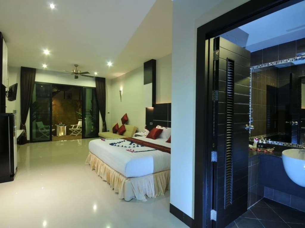 The Idol Boutique Resort & Villa (Nai Harn) - photo 8