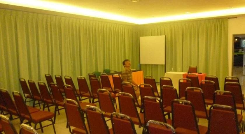 G Six Hotel - photo 16