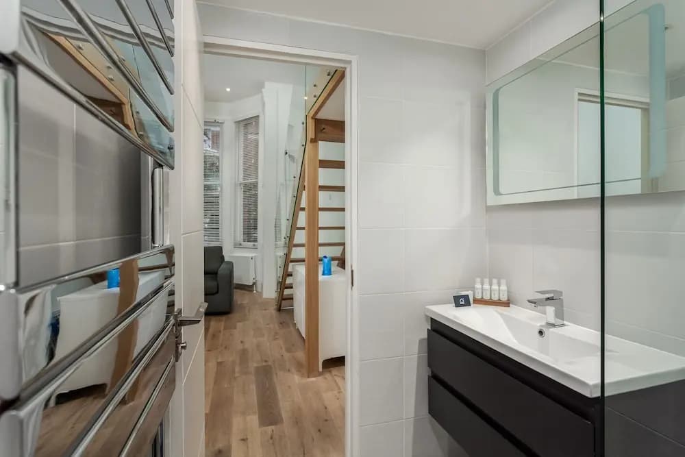 Spacious Canfield Gardens Studio - photo 8