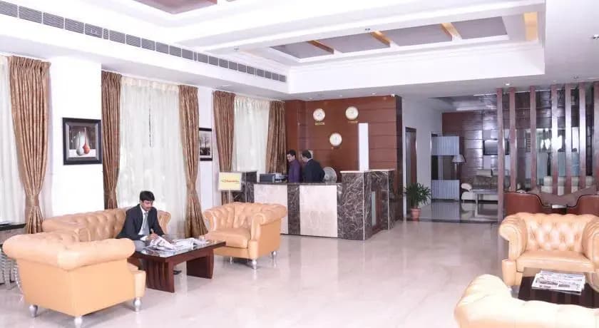 Lilywhite Hotel - photo 2