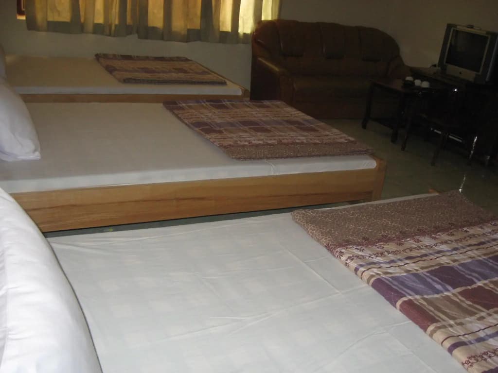 Ho Tay Hotel - photo 7