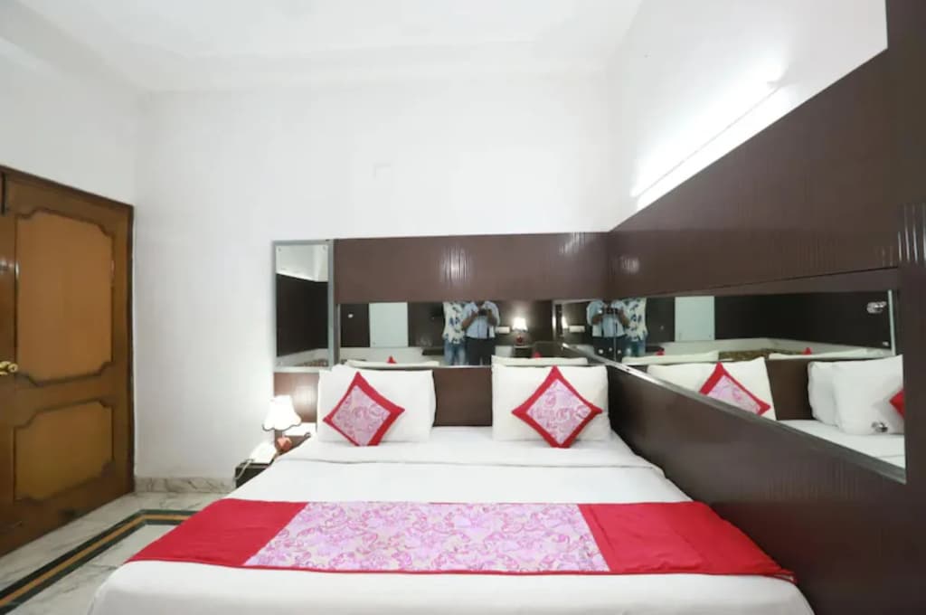 Hotel Shiv Shankara - photo 6