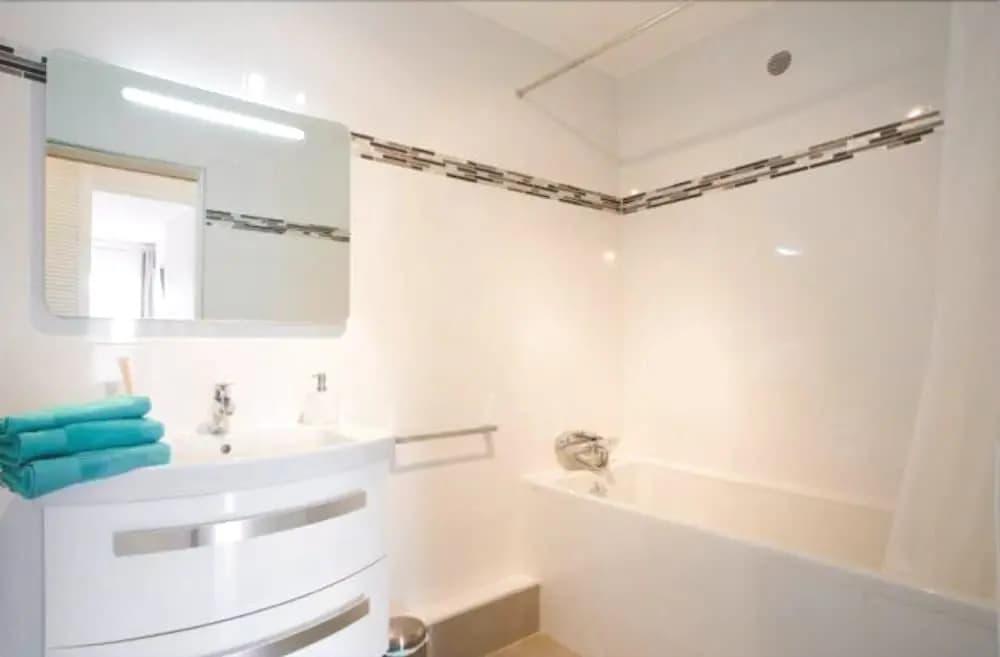 Apartment Rue Claude Terrasse - photo 4