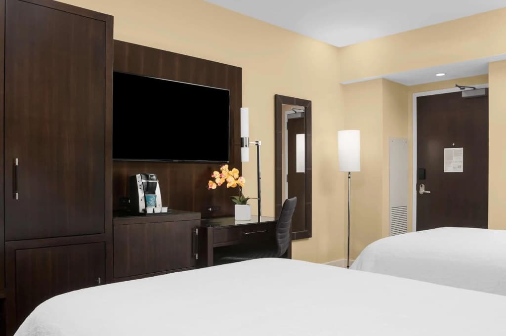 Hilton Garden Inn New York/Times Square Central - photo 50