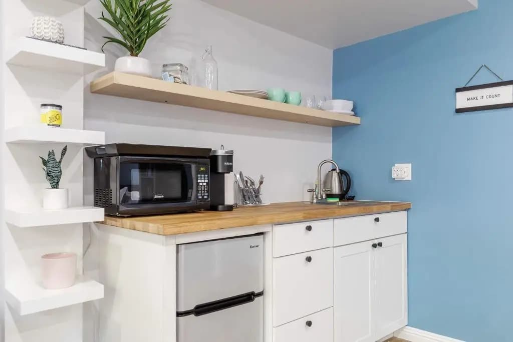 Spacious Guest Studio with Private Entry - photo 10